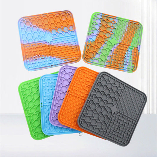 Silicone Pet Licking Pad with Suction Cups